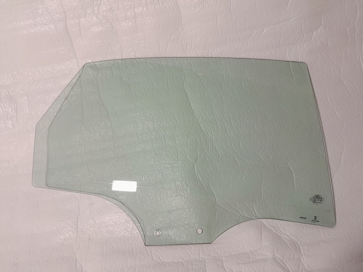 AUDI A4 B9 VETRO finestrino Destra posteriore 8W0845202