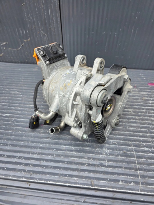 KIA SPORTAGE V 1.6 T-GDI Alternateur 373902M900