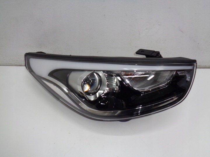 HYUNDAI IX35 LIFT Licht XENON rechts komplett 13r- 92102-2S EUROPA