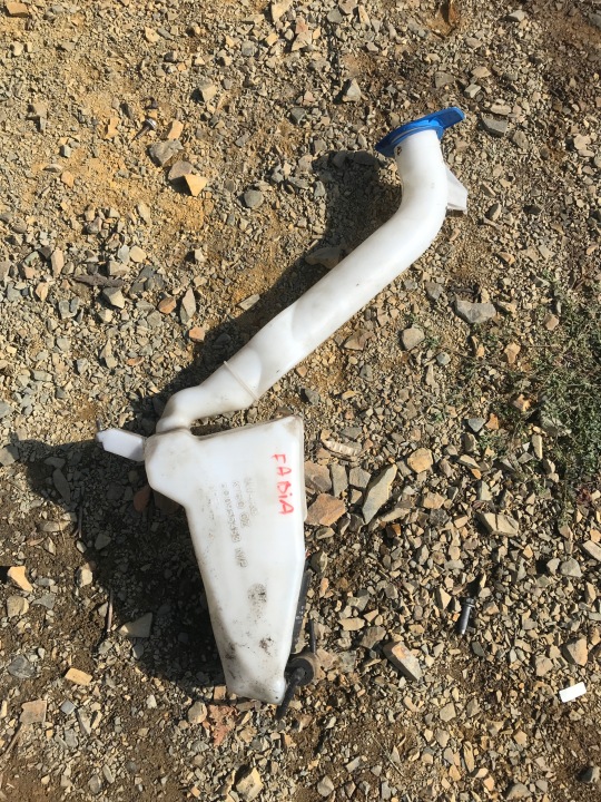 posude tekućine za pranje stakla SKODA FABIA i 6Q0955453