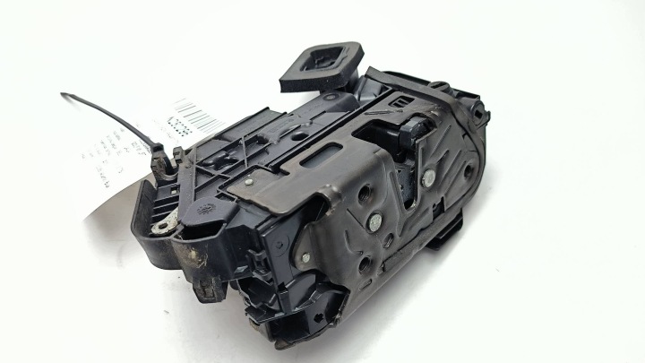 de la serrure portière droite arrière 5TA839016E VOLKSWAGEN GOLF VII LIFT