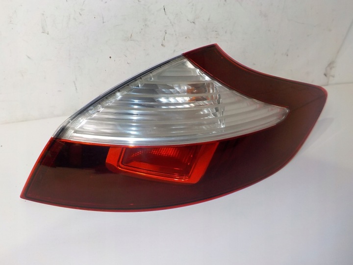 RENAULT MEGANE III HB Licht rechts heck hinten CIEMNA
