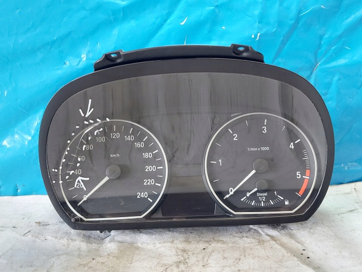 Instruments tachymètre compte tours Horloge montre tableau bord BMW E87 2.0 D 102495285