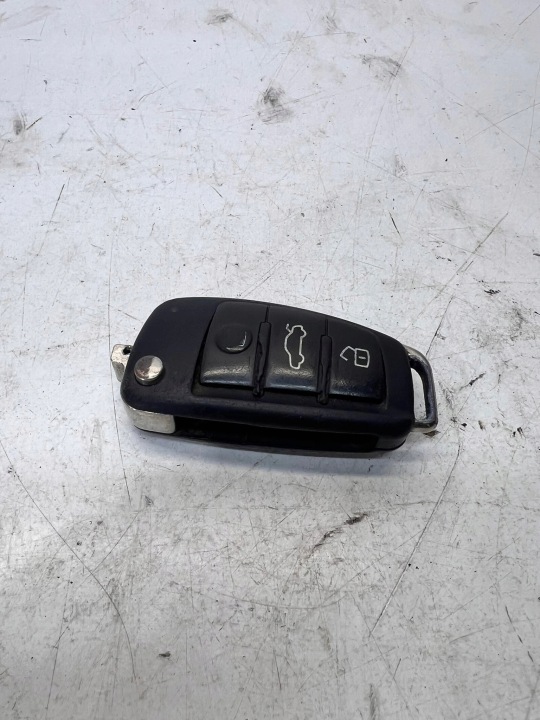Clé PILOT SCYZORYK AUDI A3 8P 8P0837220D 4/26