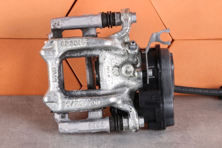 BMW F70 F74 U06 X1 U11 X2 U10 PINZA FRENO freno sinistra posteriore 36/20/300 6891065