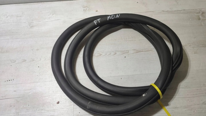 Ford Mondeo MK5 16r 2.0TDCi Arrière Bouche buse Droit Joint Portière
