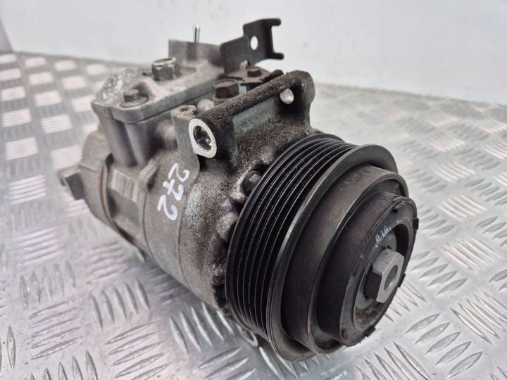Mercedes E250 CGI W212 compressor; of the air conditioning A0008302500 274.920