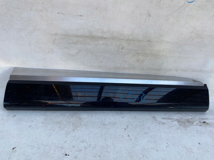 AUDI Q7 II 4M0 S LINE moulage portière droite avant