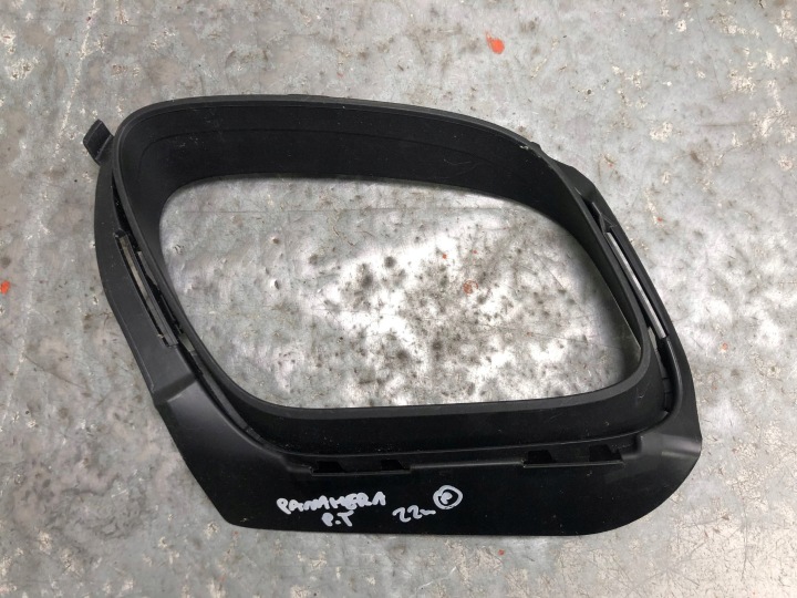 RAHMEN des Auspuffs rechts heck PORSCHE PANAMERA 971 971807952