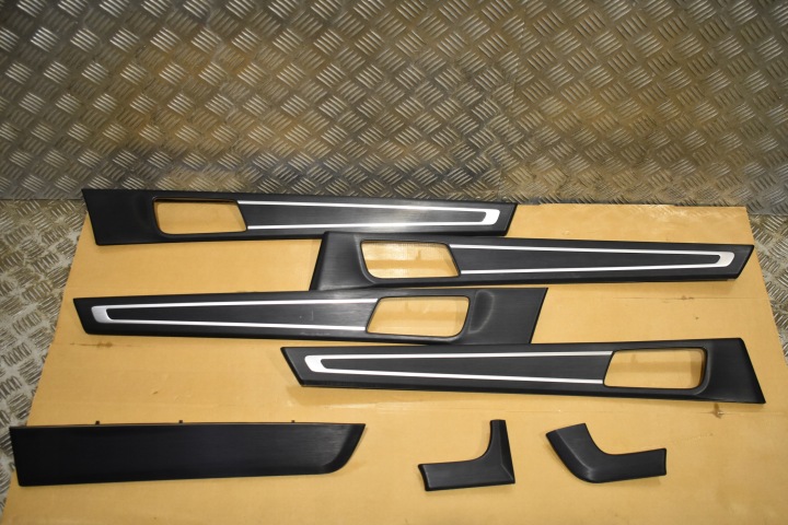 IDEALNE mouldings DECORY aluminium PORSCHE PANAMERA 971 1