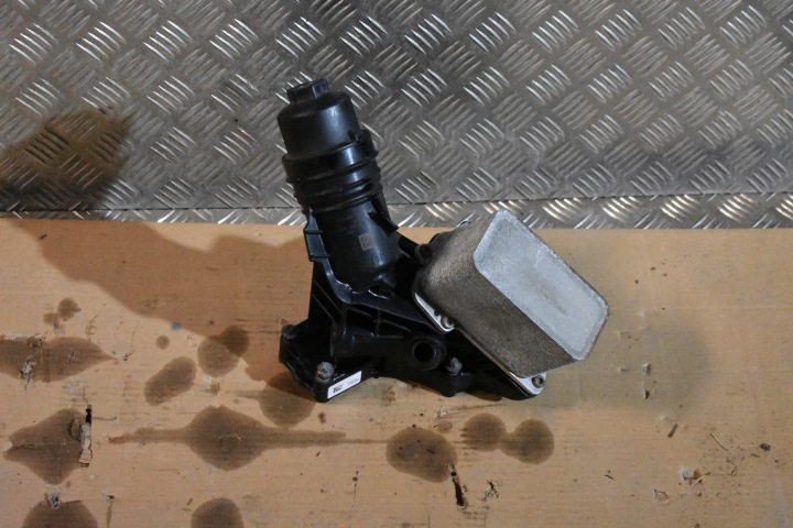 IDEALNA cover of a filter, oil radiator BMW 1