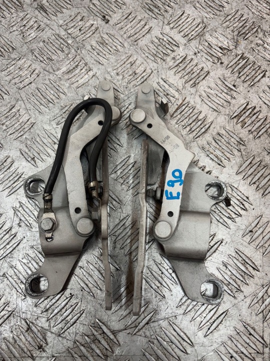 Scharnier Scharniere der Motorhaube links rechts BMW 3 E90