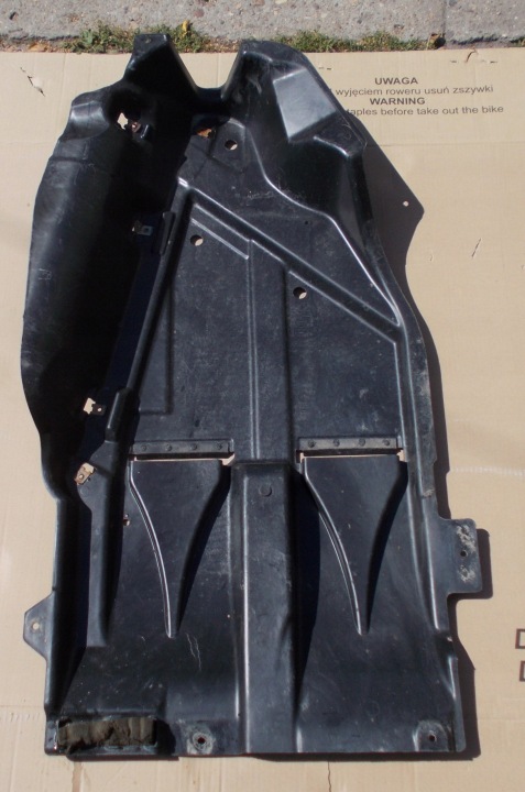 BMW X3 E83 3.0D 08R Blende Abdeckung Unterfahrschutz Behälter links 3417402