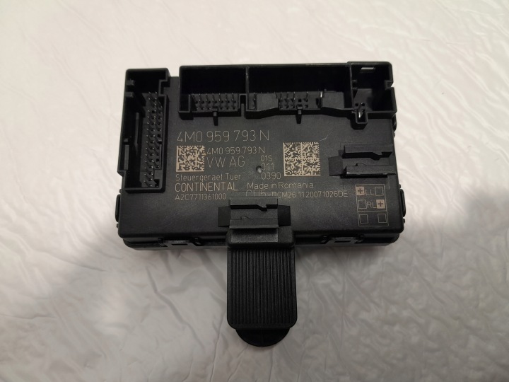 AUDI A4 B9 LIFT SEDAN SEDAN modul Vezerlő egység ajtó 4M0959793N