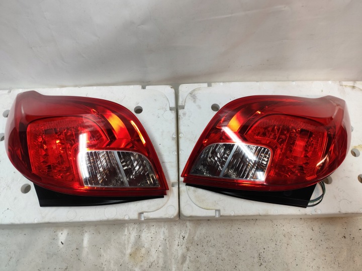 OPEL MOKKA Licht heck links DEMONTAZ