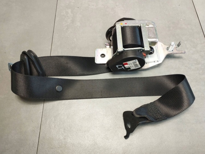 Mercedes-Benz GLE W166 tension belt safety left rear part A1668603185
