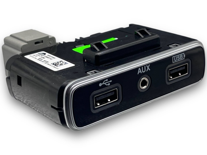FIAT ALFA JEEP Adapter, Stecker USB AUX 07356922140 @M