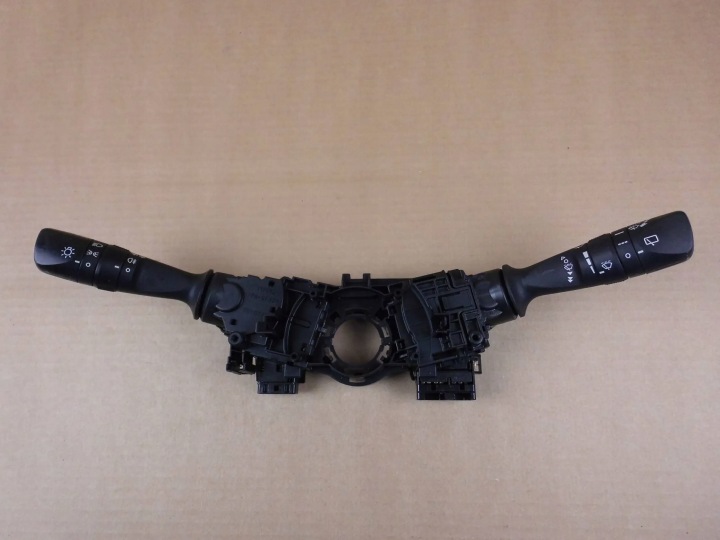 Toyota Auris II light switch of wipers control of indicators
