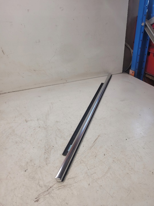 moulding dust SZYBE door right rear part AUDI A4 B8 8K0853764H 2ZZ