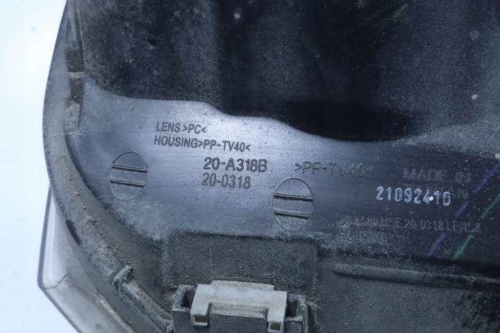 2006 Volkswagen Golf V Headlight 20A318B 7