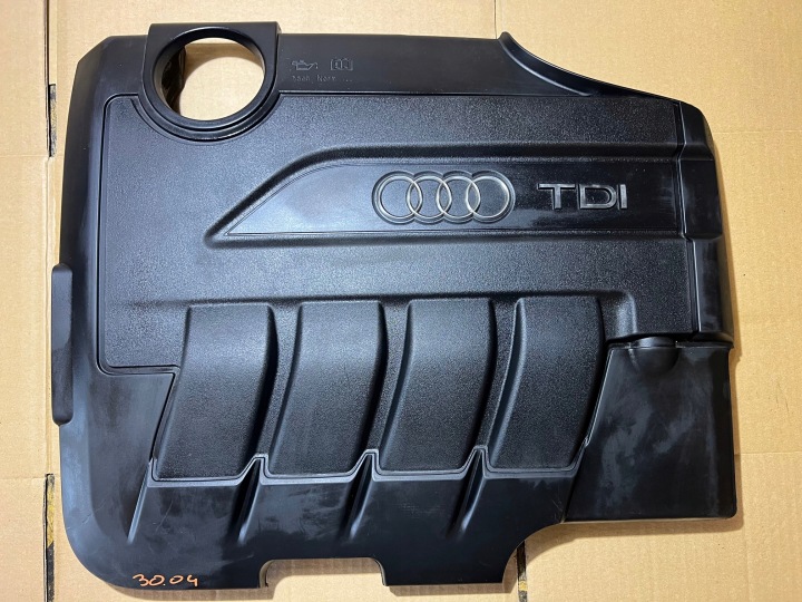 AUDI A3 8P LIFT 2.0 TDI upper cover engine housing cover 03L103925AE