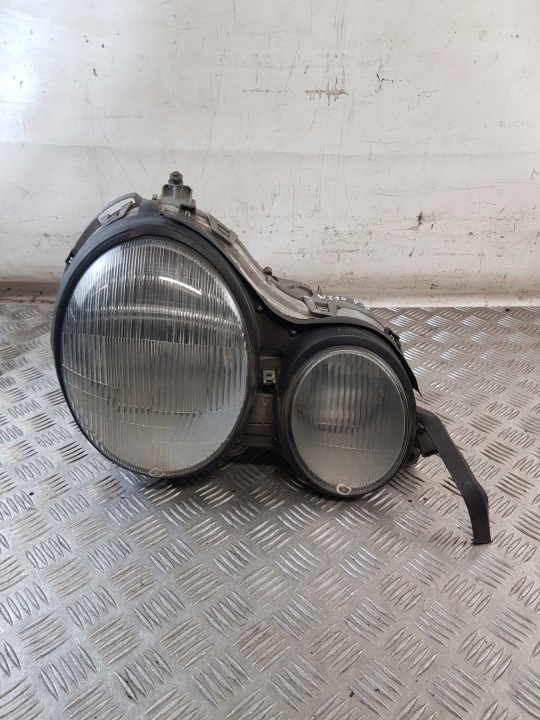 Licht rechts vorne 144870 MERCEDES W210