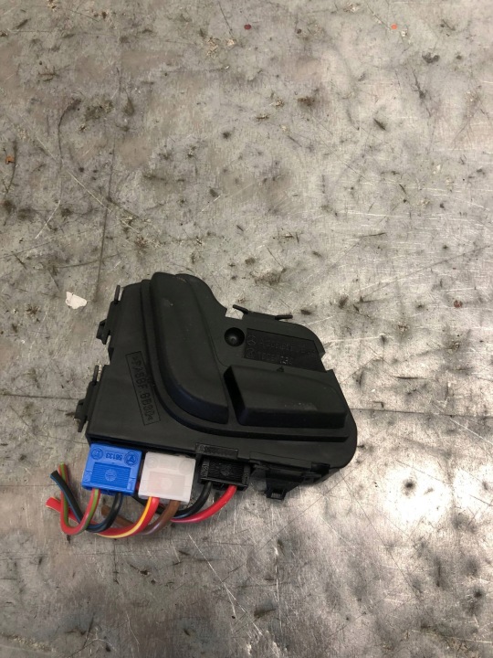 PRZYCISKI Contrôle Siège Droite Avant MERCEDES W205 KOMBI A2059057903