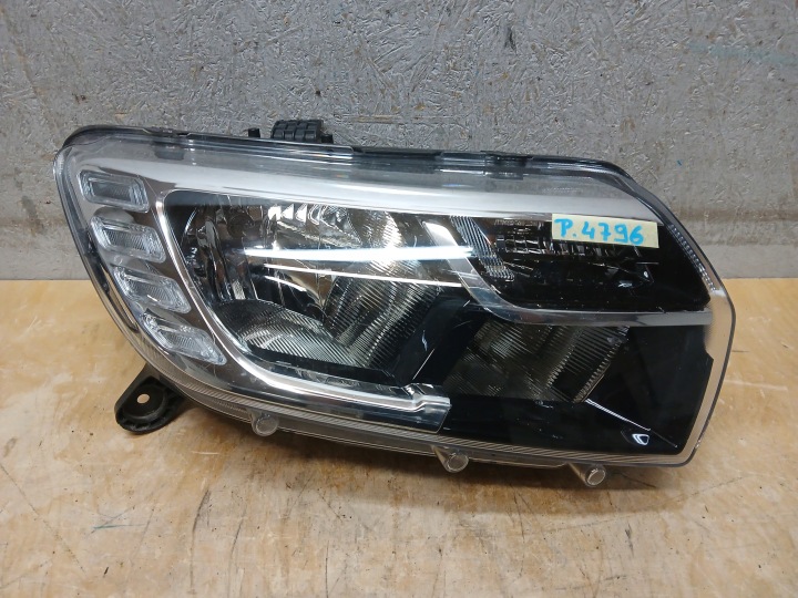 feu avant droit DACIA SANDERO II 2 LIFT LED 260108435R