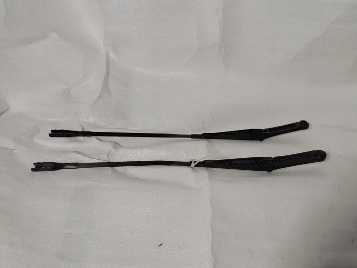 AUDI A4 B9 wiper arm right 8W1955408