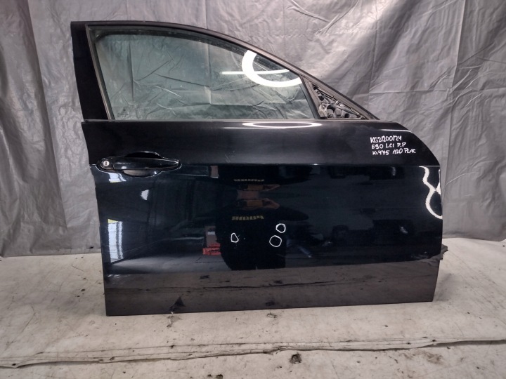 Tür rechts vorne BMW E90 lift k: 475 (Black Sapphire)