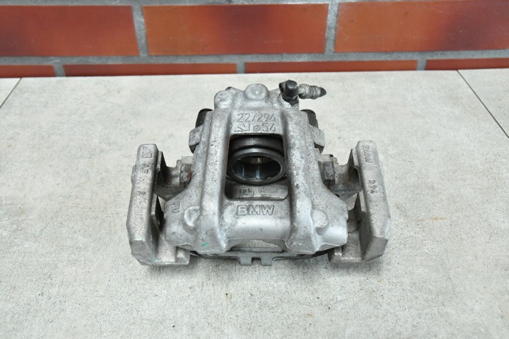 Bremssattel Bremse Sattel Kupplungssatz Kupplungsscheibe rechts BMW 2 G42 3 G20 G21 6895222 294x22 13590km