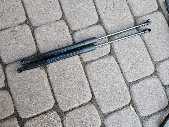 tlumič kapoty przedniej teleskop stahovačka Opel Mokka B 2 II 9834871580