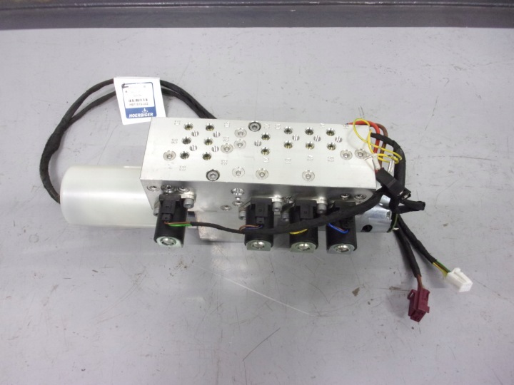 MERCEDES R231 SL 500 PUMPE DACH A2318000130