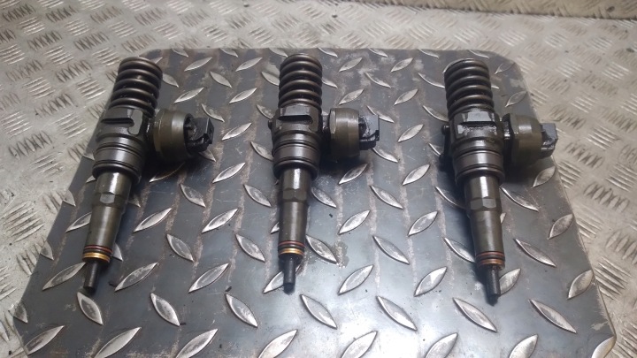 POMPOWTRYSKIWACZE KOMPLET VOLKSWAGEN POLO 4 038130073BN