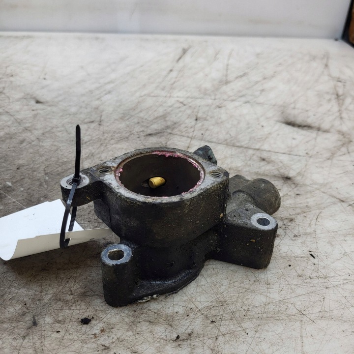 2012 Opel Astra J Thermostat housing 5