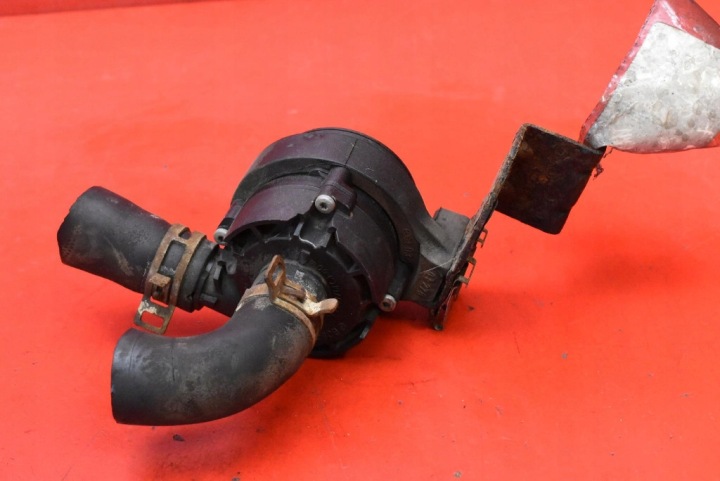 pump pump circulation of water 925164GA0A RENAULT MASTER III 2.3 DCI 125 KM 10-24