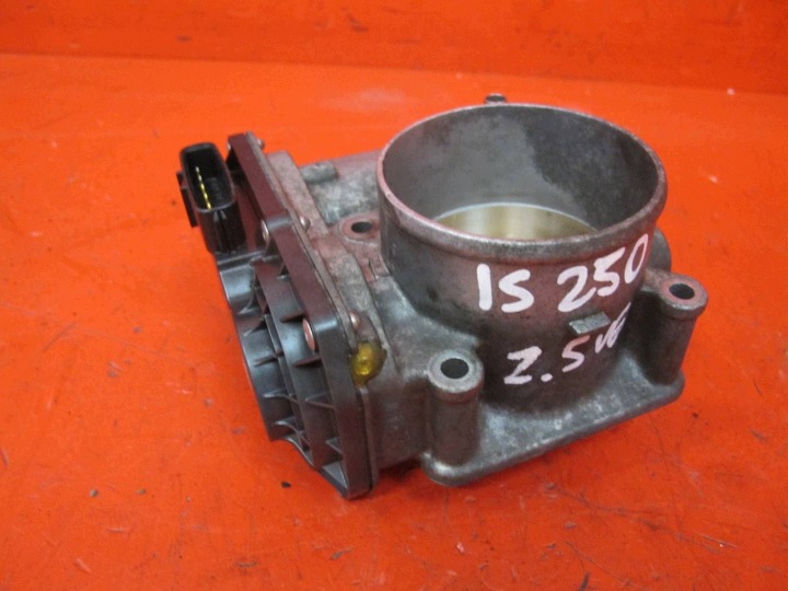 LEXUS IS II 2 250 2.5 V6 GSE20 4GR-FSE Drosselklappenstellmotor 22030-31020