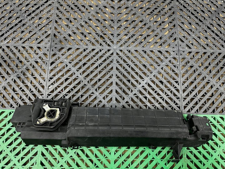 Halter des Kühlers BMW M4 F82 F83 7848787