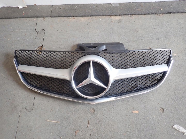 Grille/masque MERCEDES E-KLASA W207 COUPE LIFT 2013- A2078803183