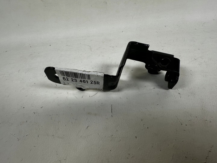 Renault Megane IV Scenic Espace Halter des Kotflügels rechts vorne 622346125R