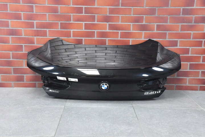 heckklappe kofferraumdeckel hinten BMW 8 G15 M8 F92 Farbe 475 LOTKA M-Paket