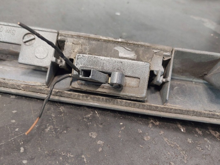 EMBELLECEDOR MALETERO AUDI A4 S4 B5 8D 8D5827576 NR54 10