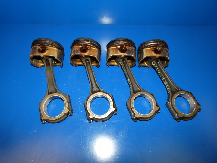 Mercedes C KLASA W204 W212 1.8 CGI 271.820 piston + connecting rod