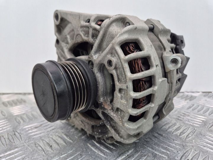 Mercedes M270.910 CLA180 C117 X117 W117 alternator A0009061903