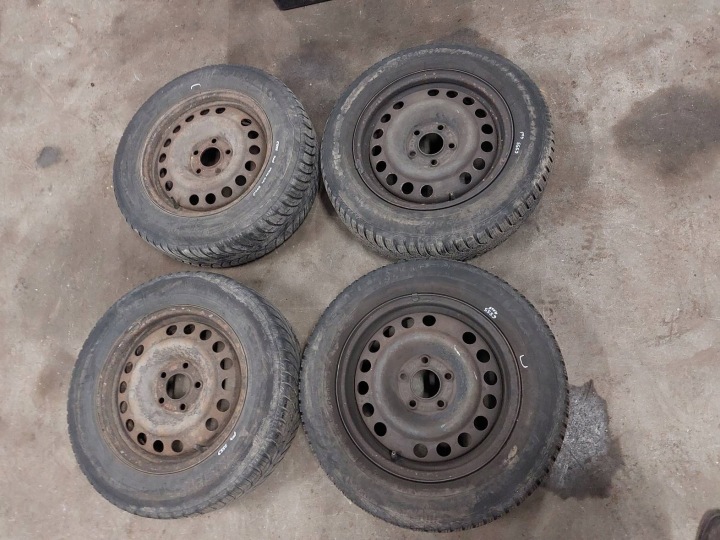 ruote KOMPLET CERCHI pneumatici, gomme Pneumatico invernale 5x110 6Jx15 ET43 FI65,1 195/65R15 OPEL