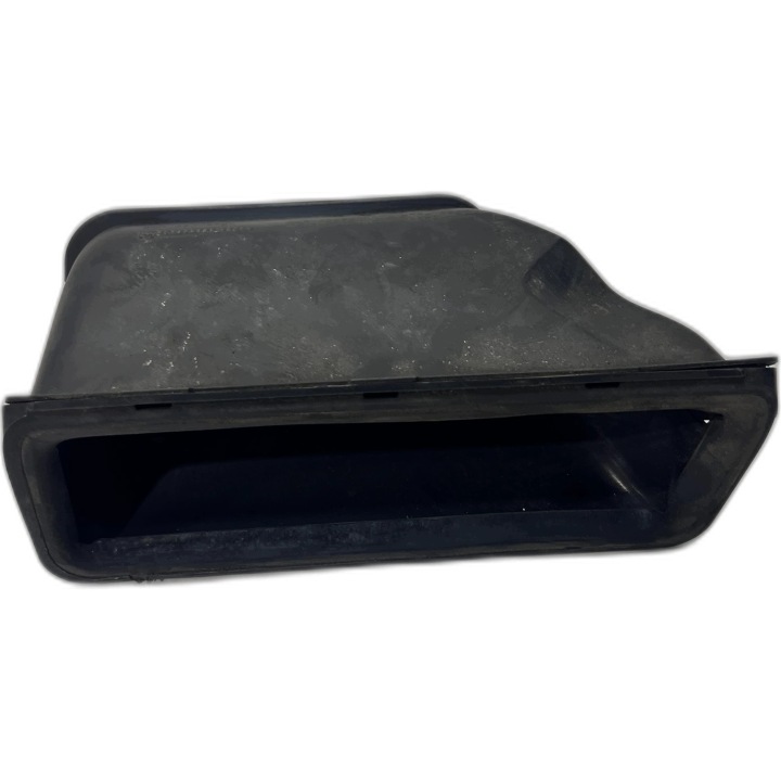 intake drain air duct air line AUDI 5Q0129618H