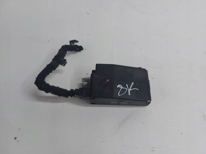 AUDI A4 B8 A5 Q5 Serrure Volant RYGIEL 8K0905852D