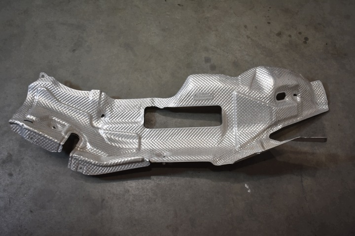 IDEALNA copertura GREMBIALINA TERMICZNA MERCEDES X167 GLS 1