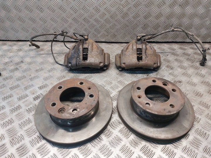 dischi freno Anteriore + Dischi + Pinze dei freni VOLKSWAGEN LT 35 2.5 TDI