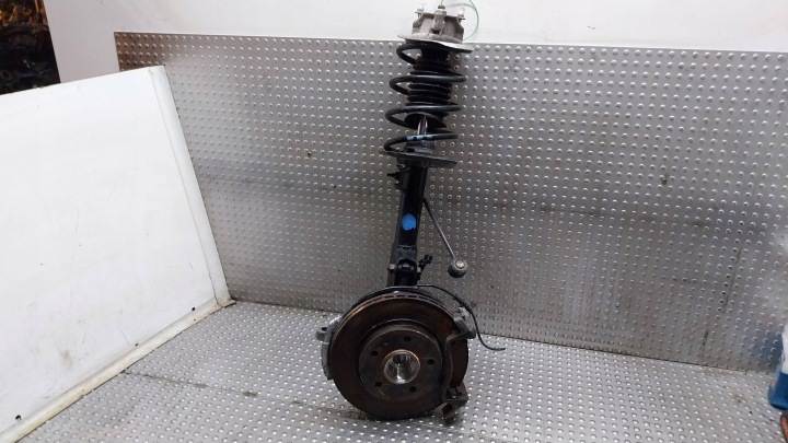 Achsschenkel Radnabe Radlager Stoßdämpfer rechts vorne A1683201430 6814 MERCEDES W168